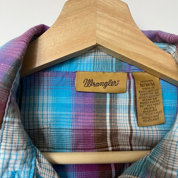 Wrangler women’s pearl snap - Picture 3 of 3